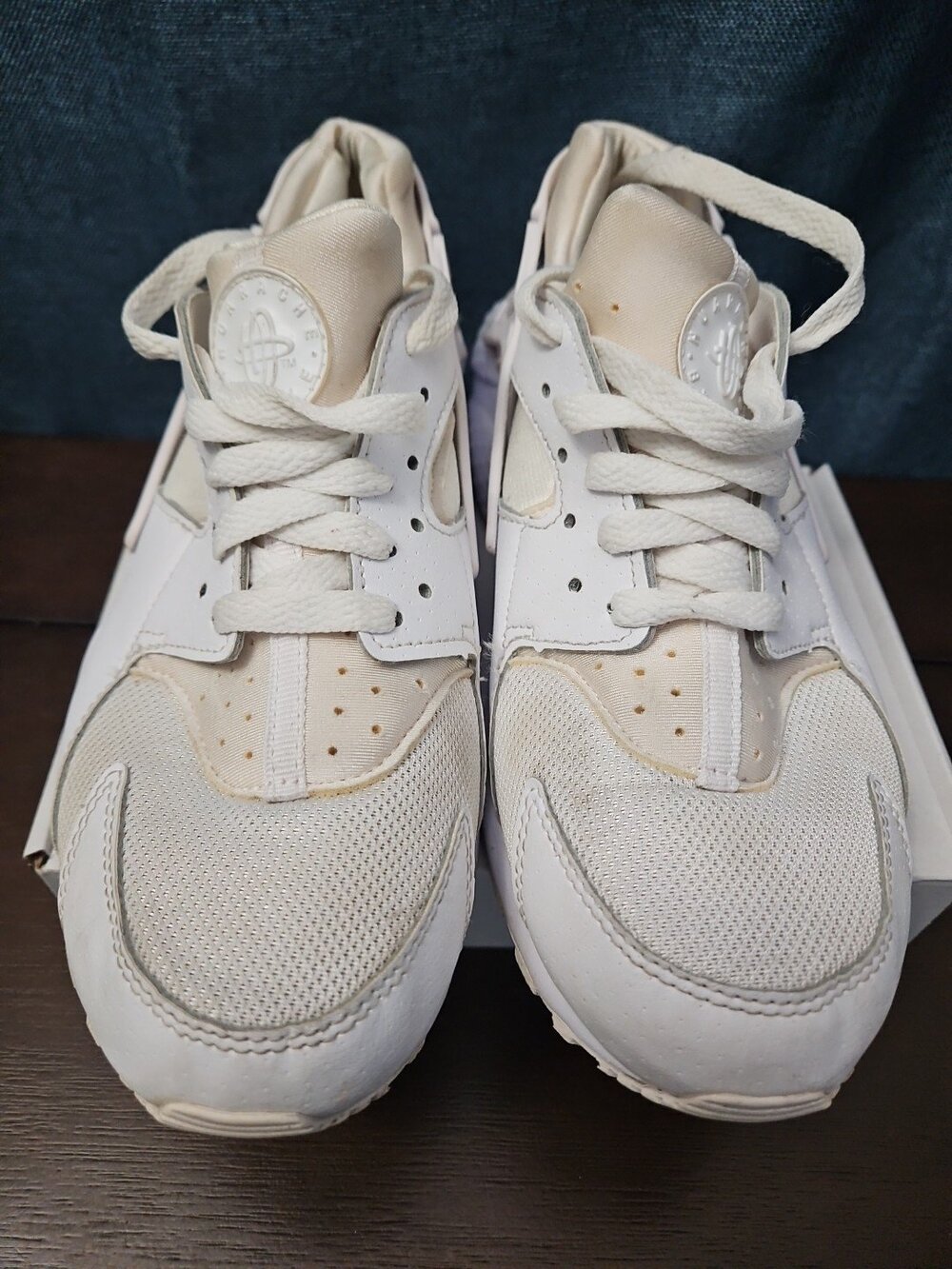 Nike Air Huarache Triple White GS 654275-110 Size 6.5Y | Women's 8 | Retro - Picture 6 of 16